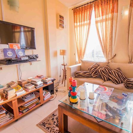 Apartmán Frangipani Dehiwala-Mount Lavinia Exteriér fotografie